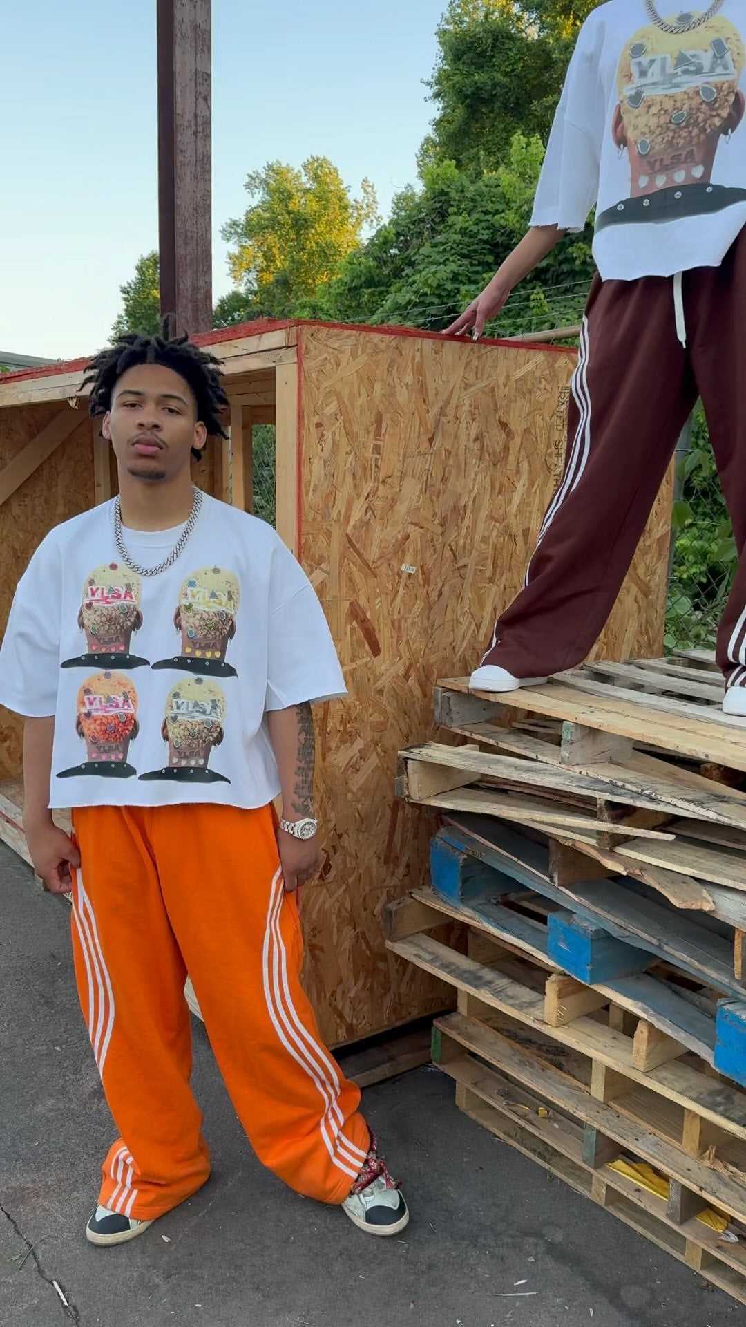 WHITE QUADRUPLE 2K HEADS TEE